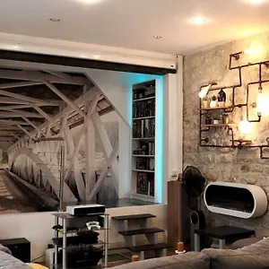 A Very Calm Loft In Bastille Paris
