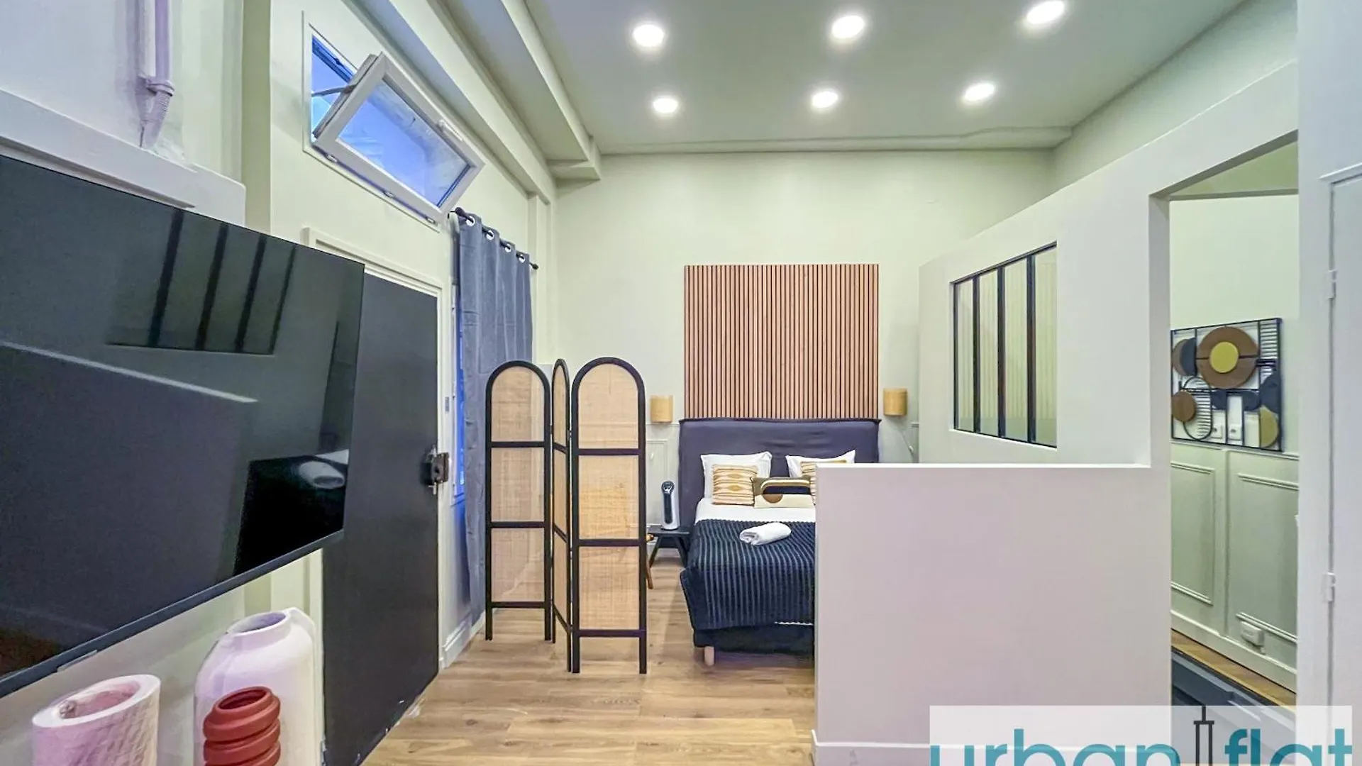 Apartment 05 - Parisian Design Loft